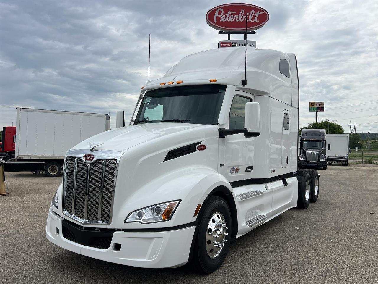 2027 Peterbilt 579 Sleeper