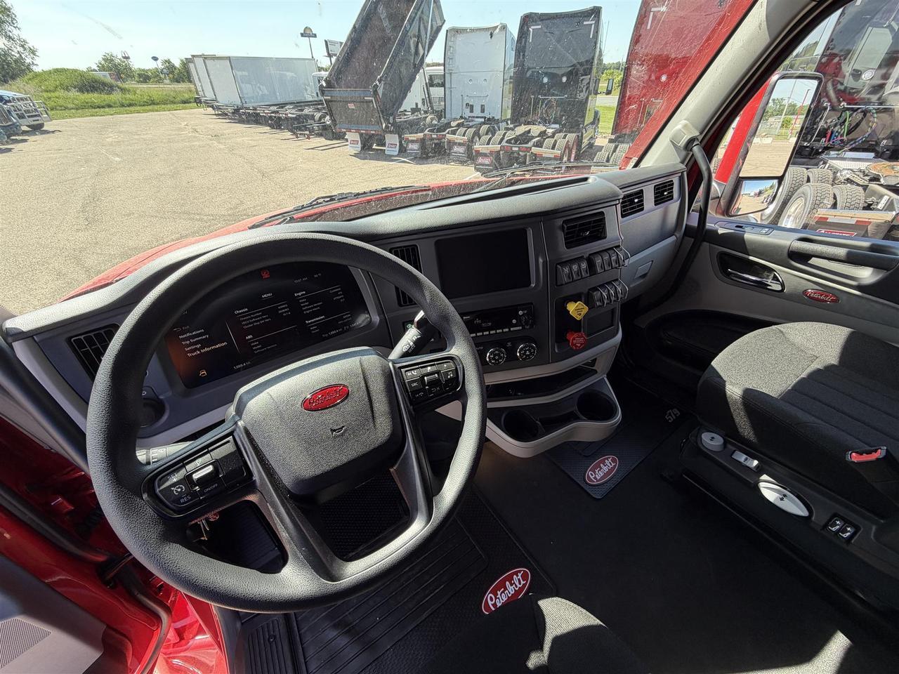 2027 Peterbilt 579 80" Double Bunk Ultraloft South St. Paul MN
