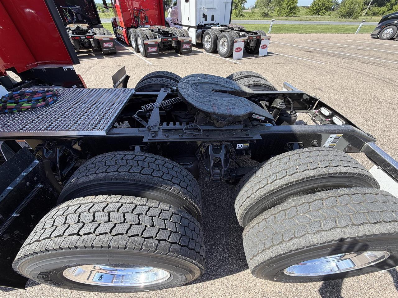 2027 Peterbilt 579 80" Double Bunk Ultraloft South St. Paul MN