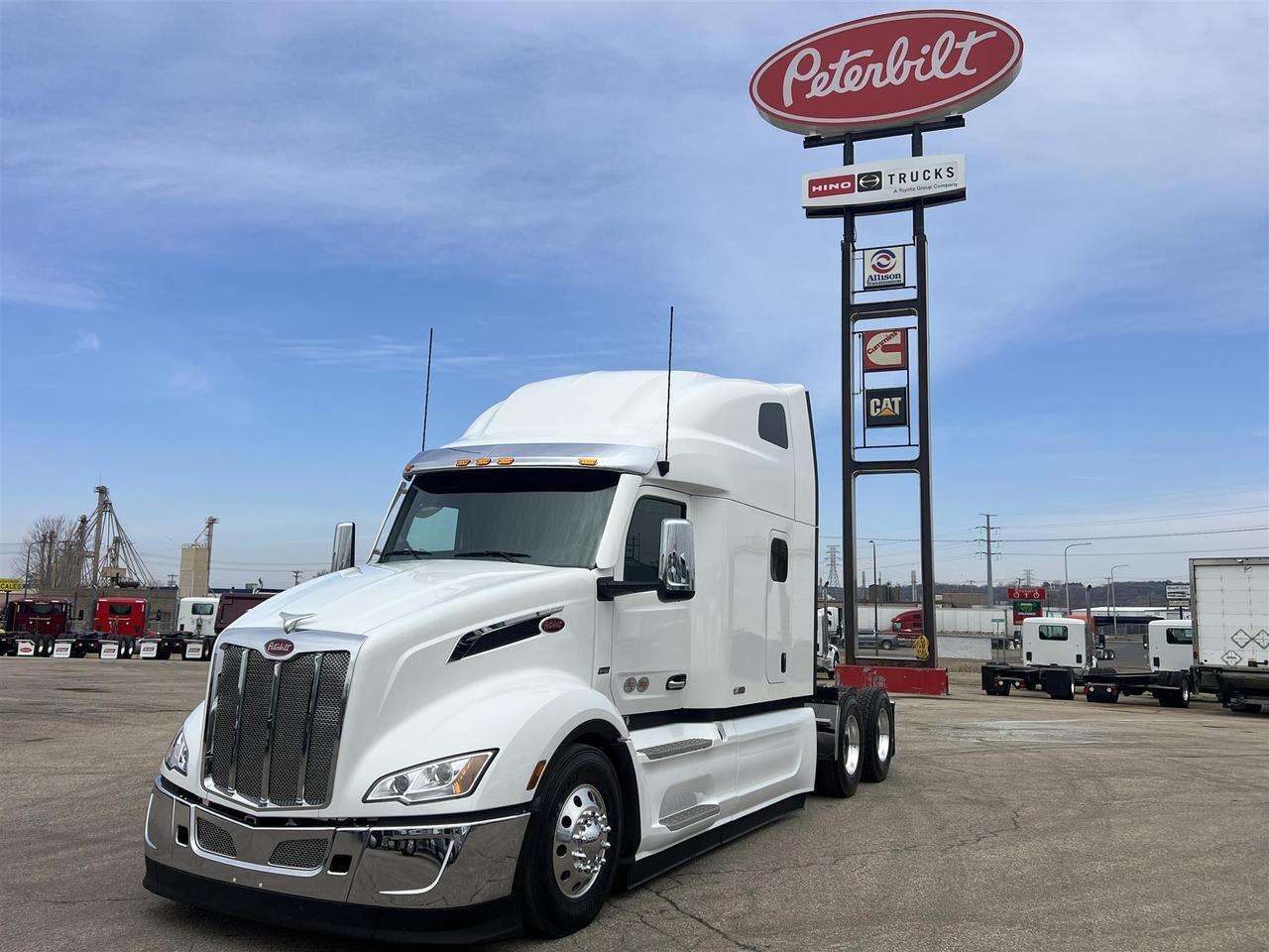 2027 Peterbilt 579 Sleeper