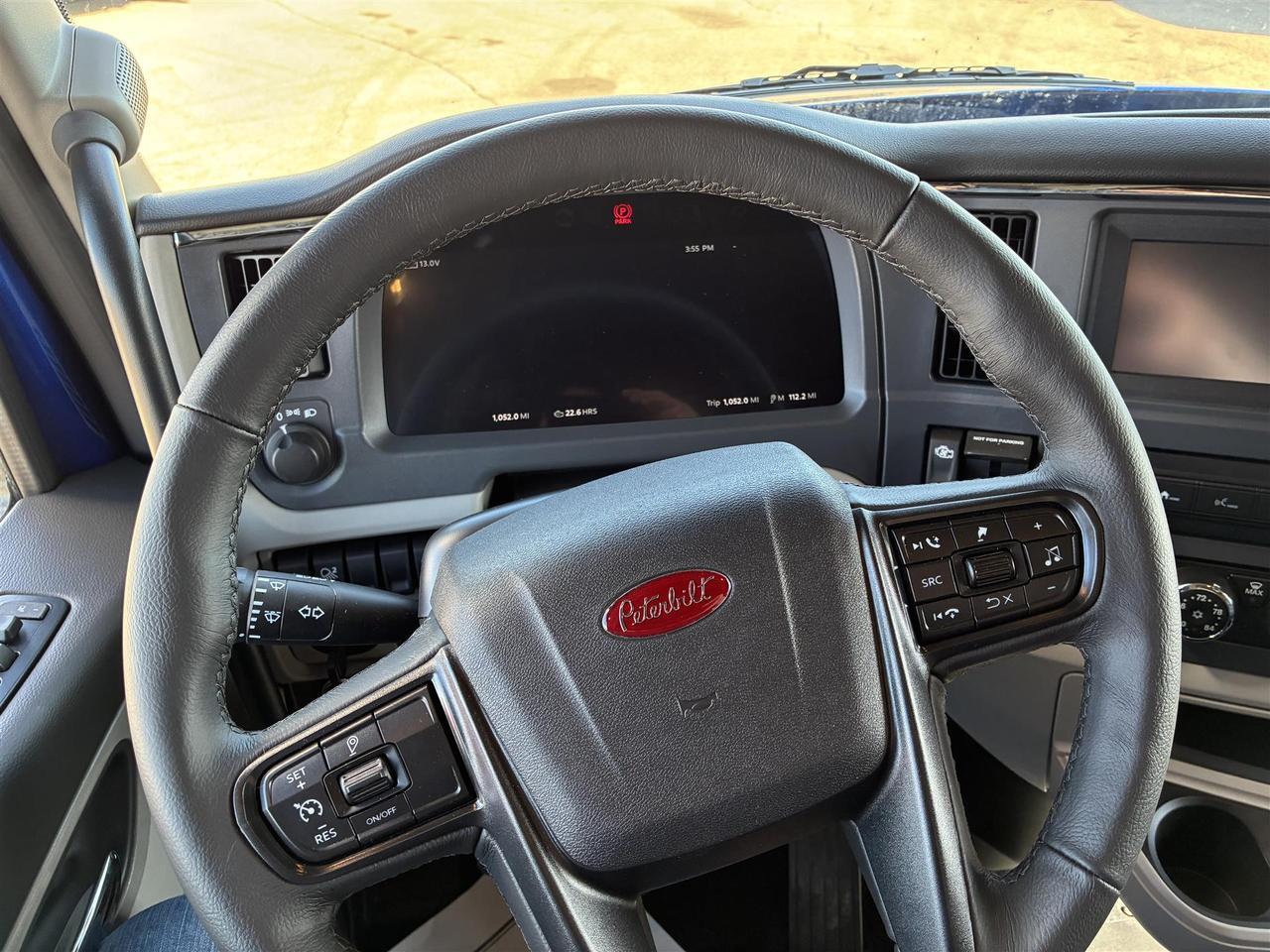 2027 Peterbilt 579 80" Double Bunk Ultraloft South St. Paul MN