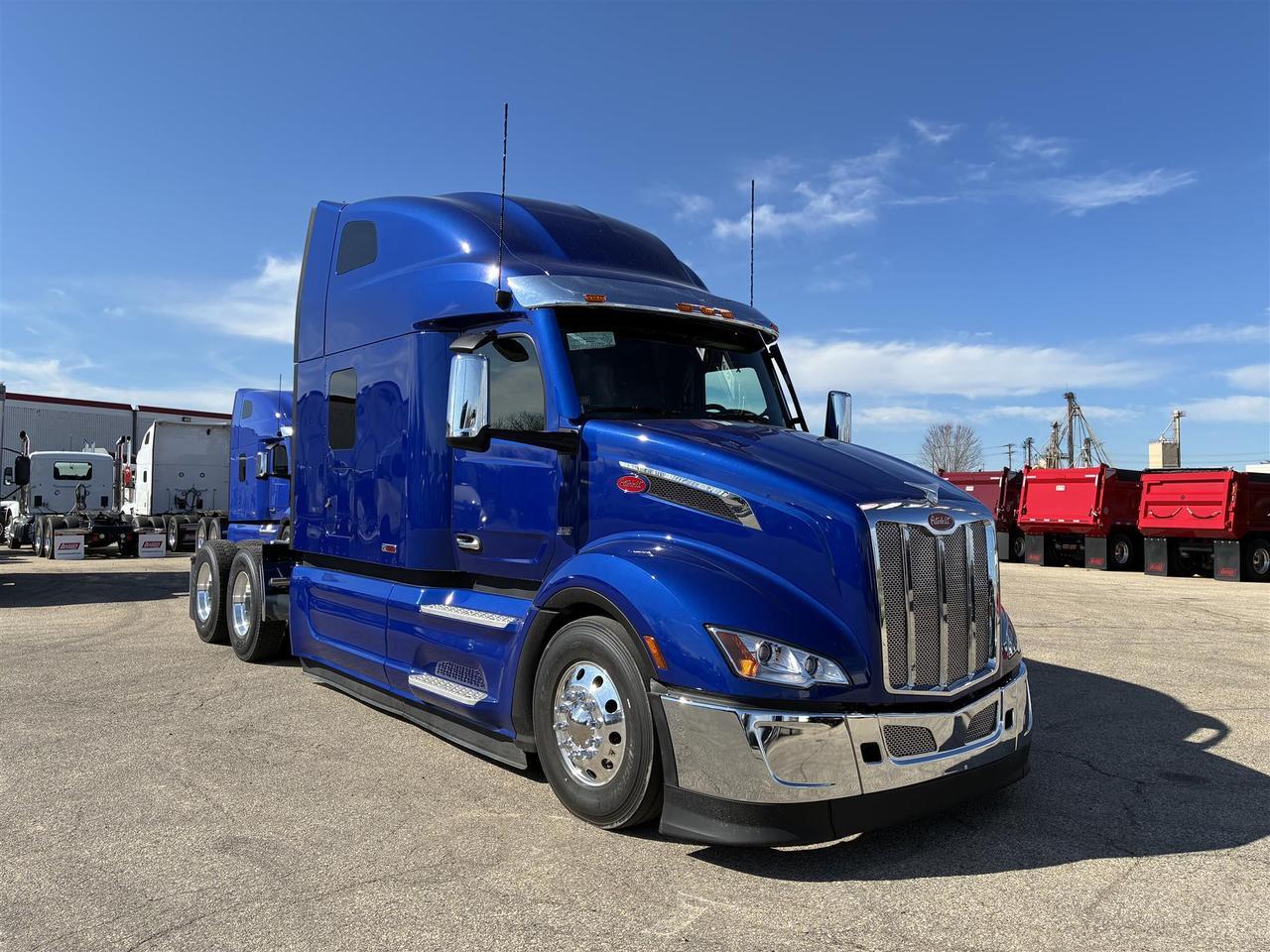 2027 Peterbilt 579 80" Double Bunk Ultraloft South St. Paul MN