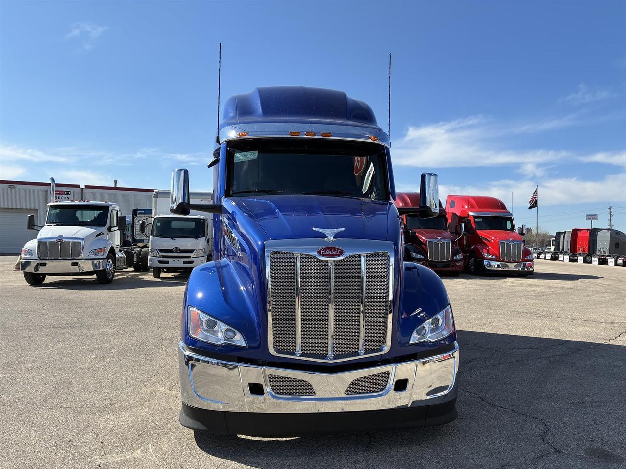 2027 Peterbilt 579 Sleeper