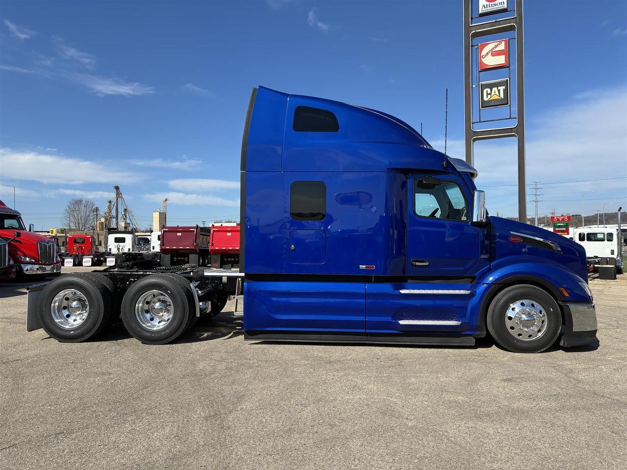 2027 Peterbilt 579 80" Double Bunk Ultraloft South St. Paul MN