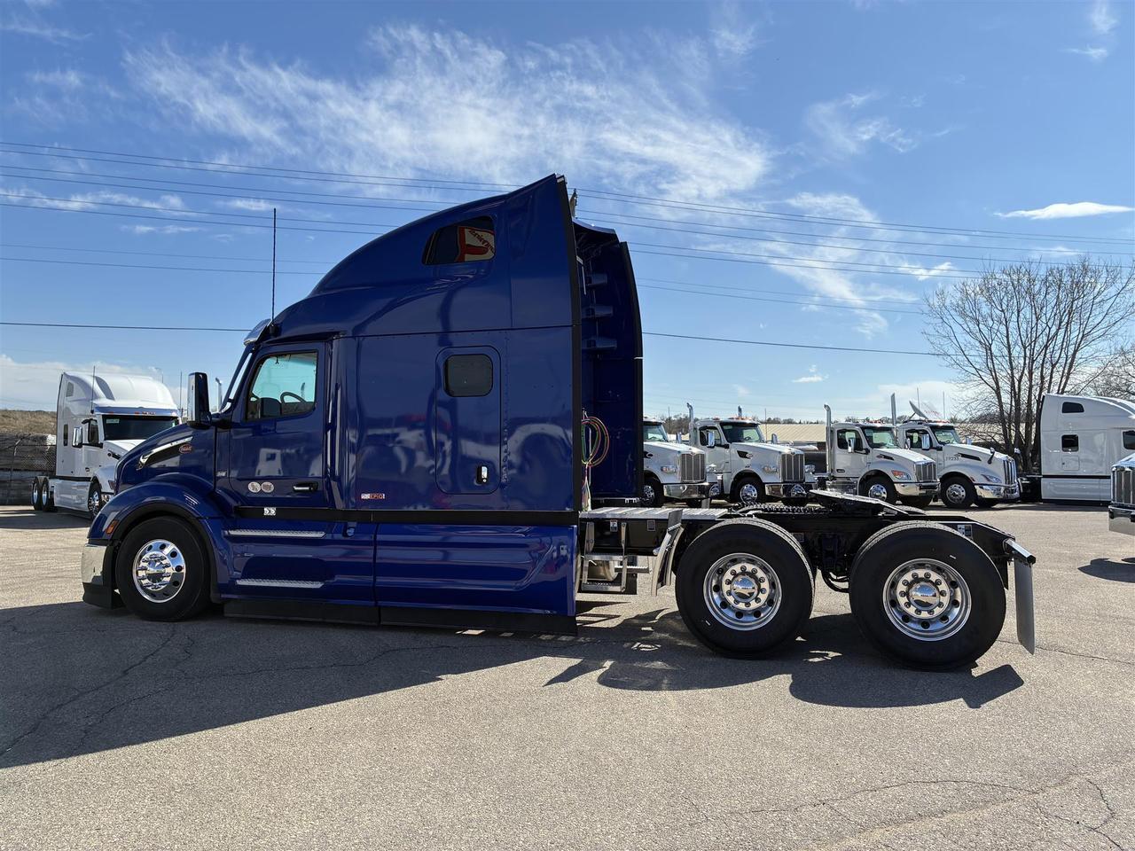 2027 Peterbilt 579 Sleeper