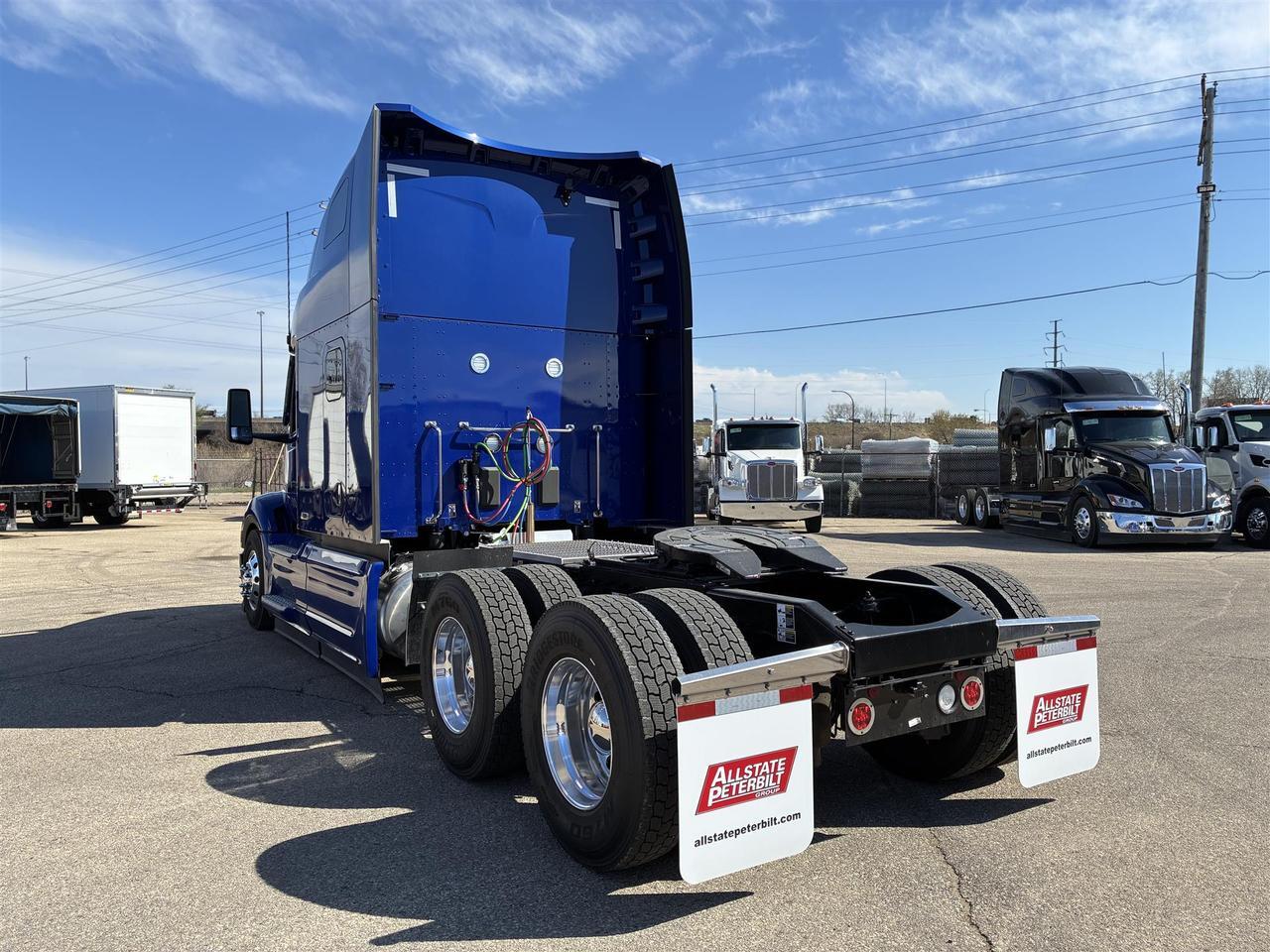 2027 Peterbilt 579 80" Double Bunk Ultraloft South St. Paul MN