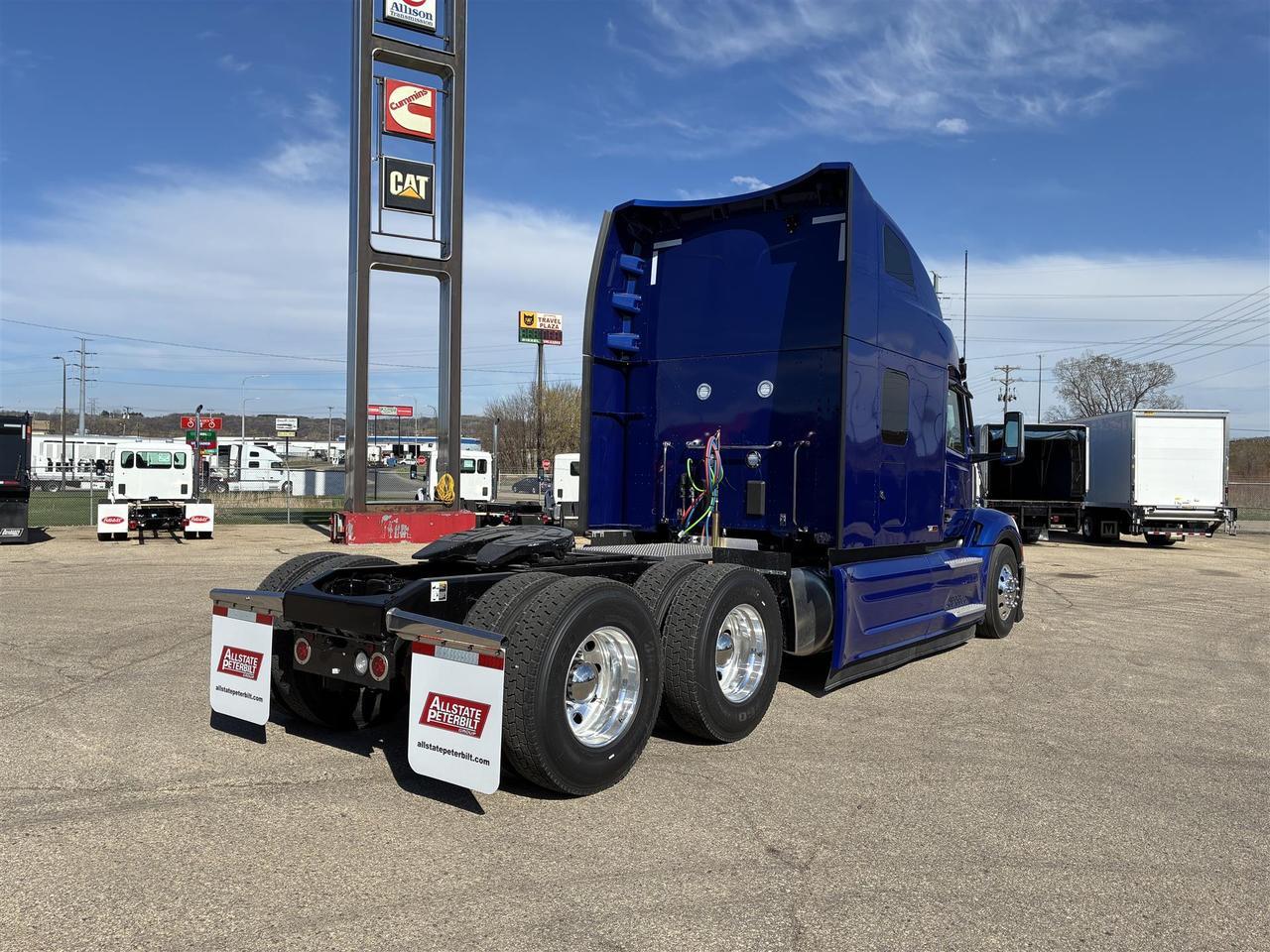 2027 Peterbilt 579 80" Double Bunk Ultraloft South St. Paul MN