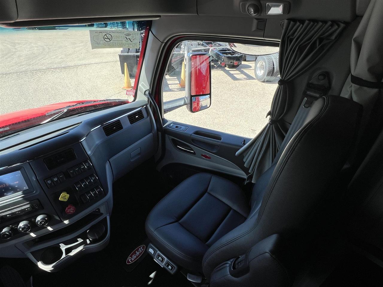 2027 Peterbilt 579 - image 11