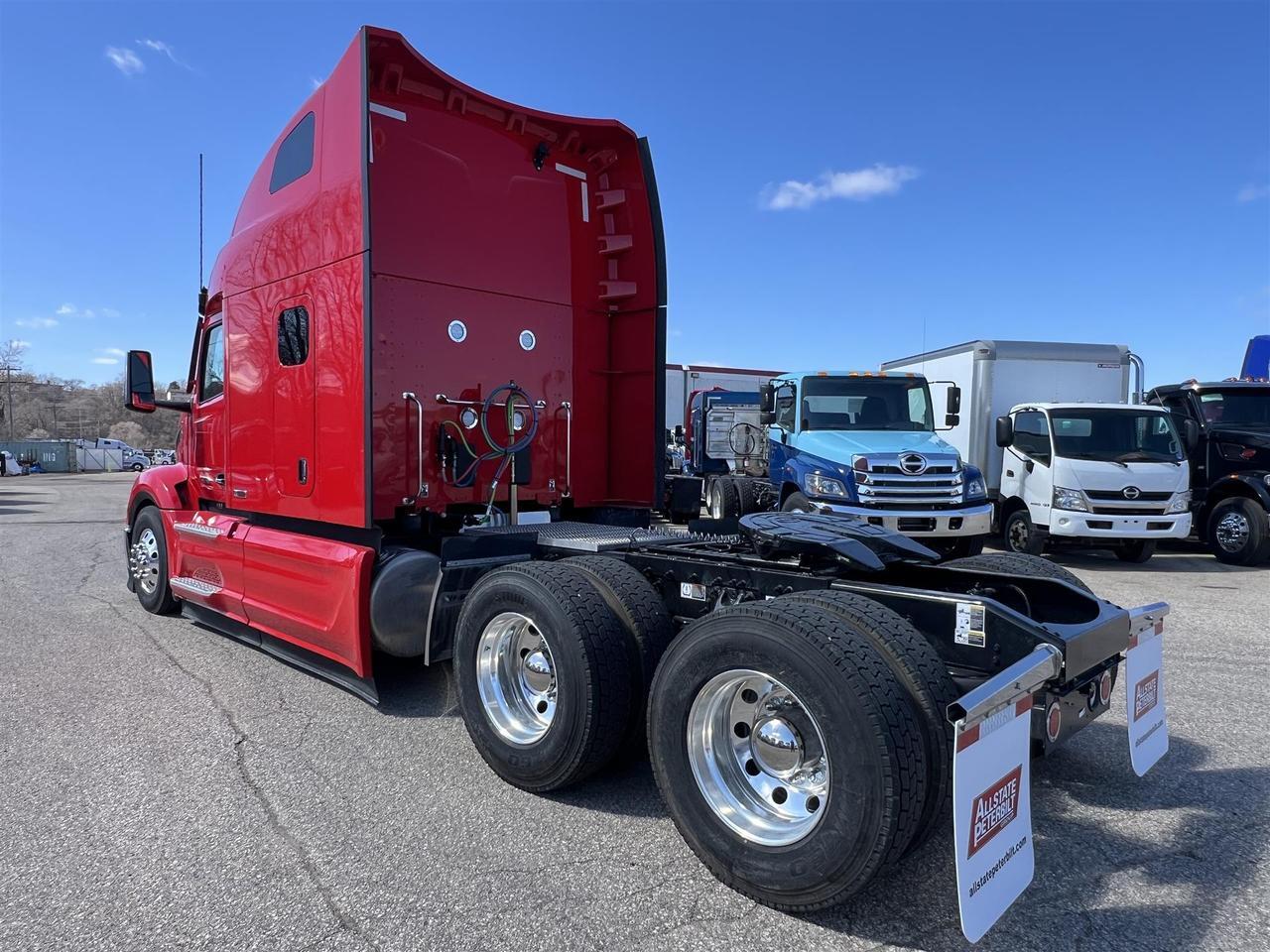 2027 Peterbilt 579 - image 7