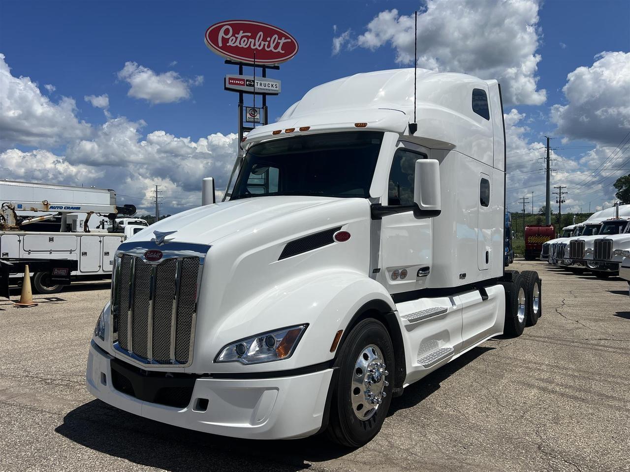 2027 Peterbilt 579 Sleeper