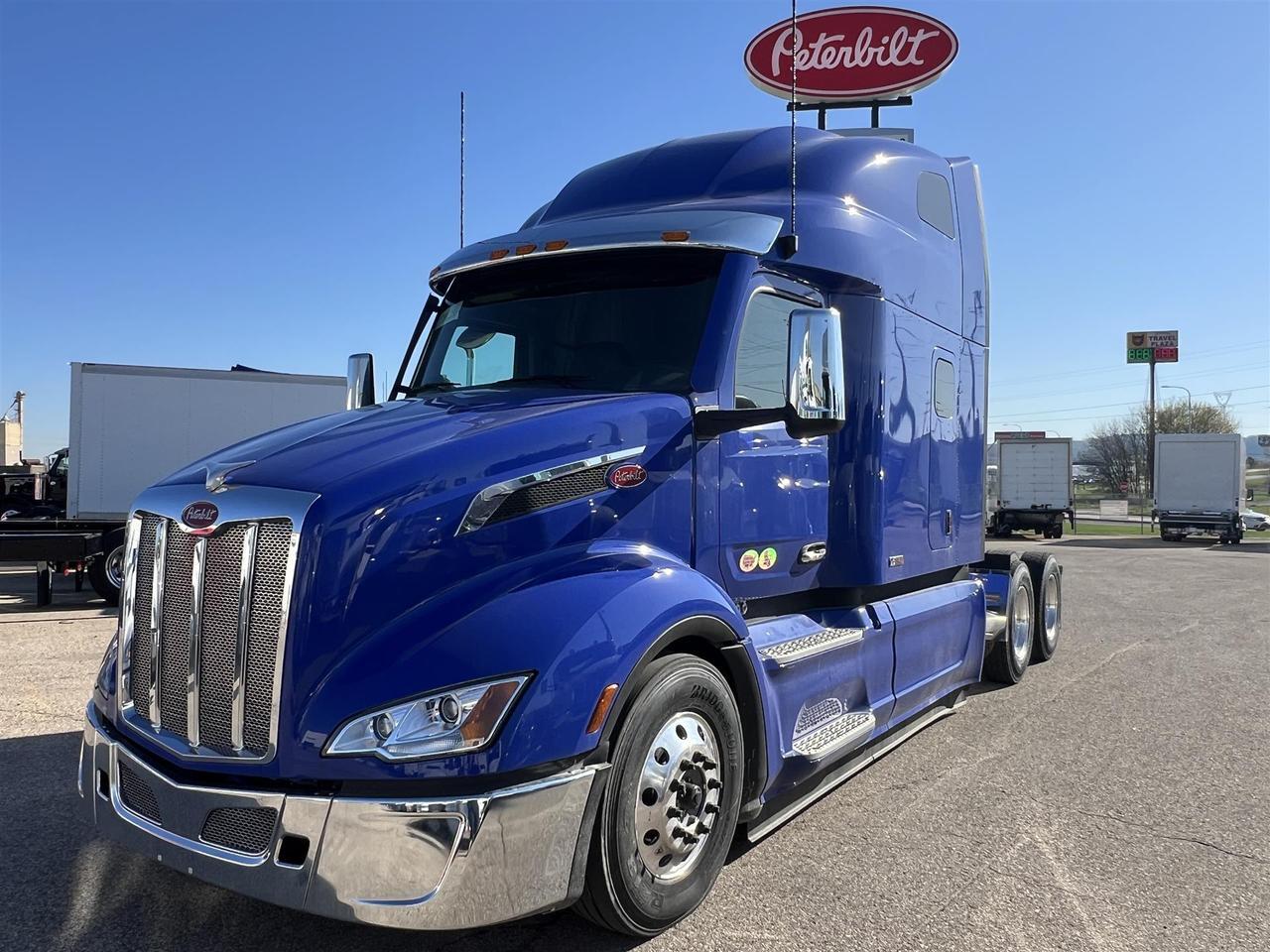 2027 Peterbilt 579 Sleeper