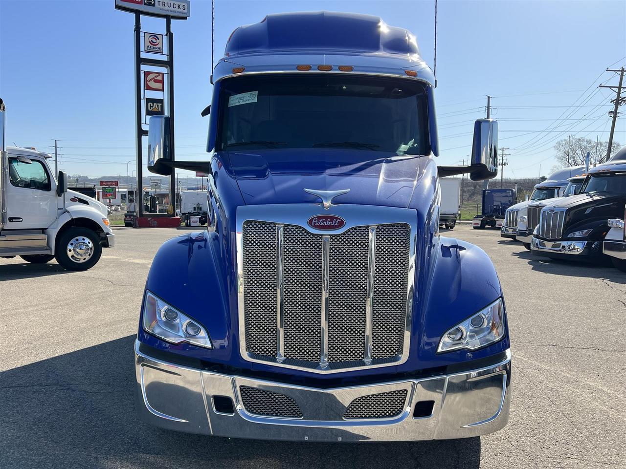 2027 Peterbilt 579 Sleeper