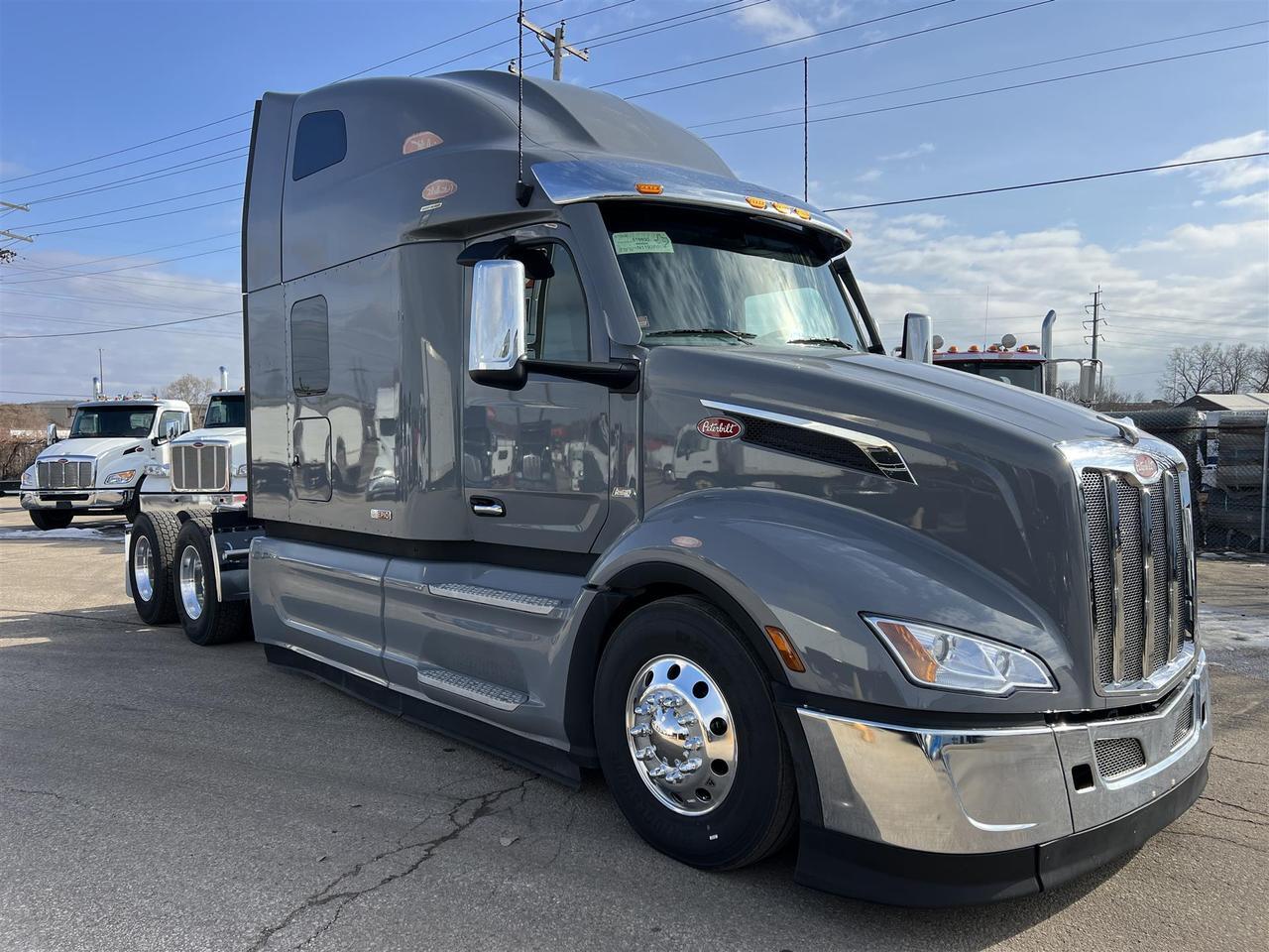 2027 Peterbilt 579