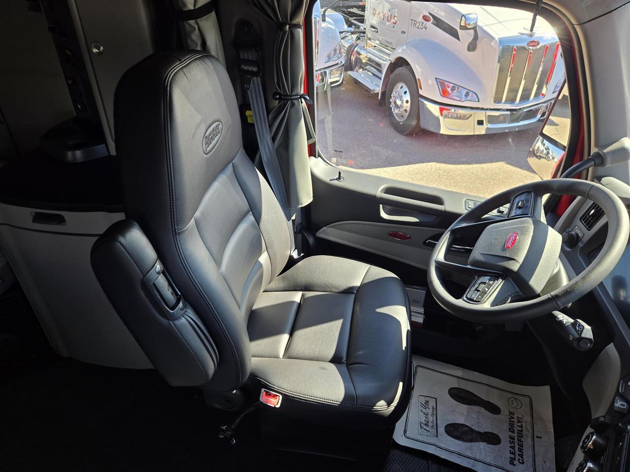 2027 Peterbilt 579 80" Double Bunk Ultraloft South St. Paul MN