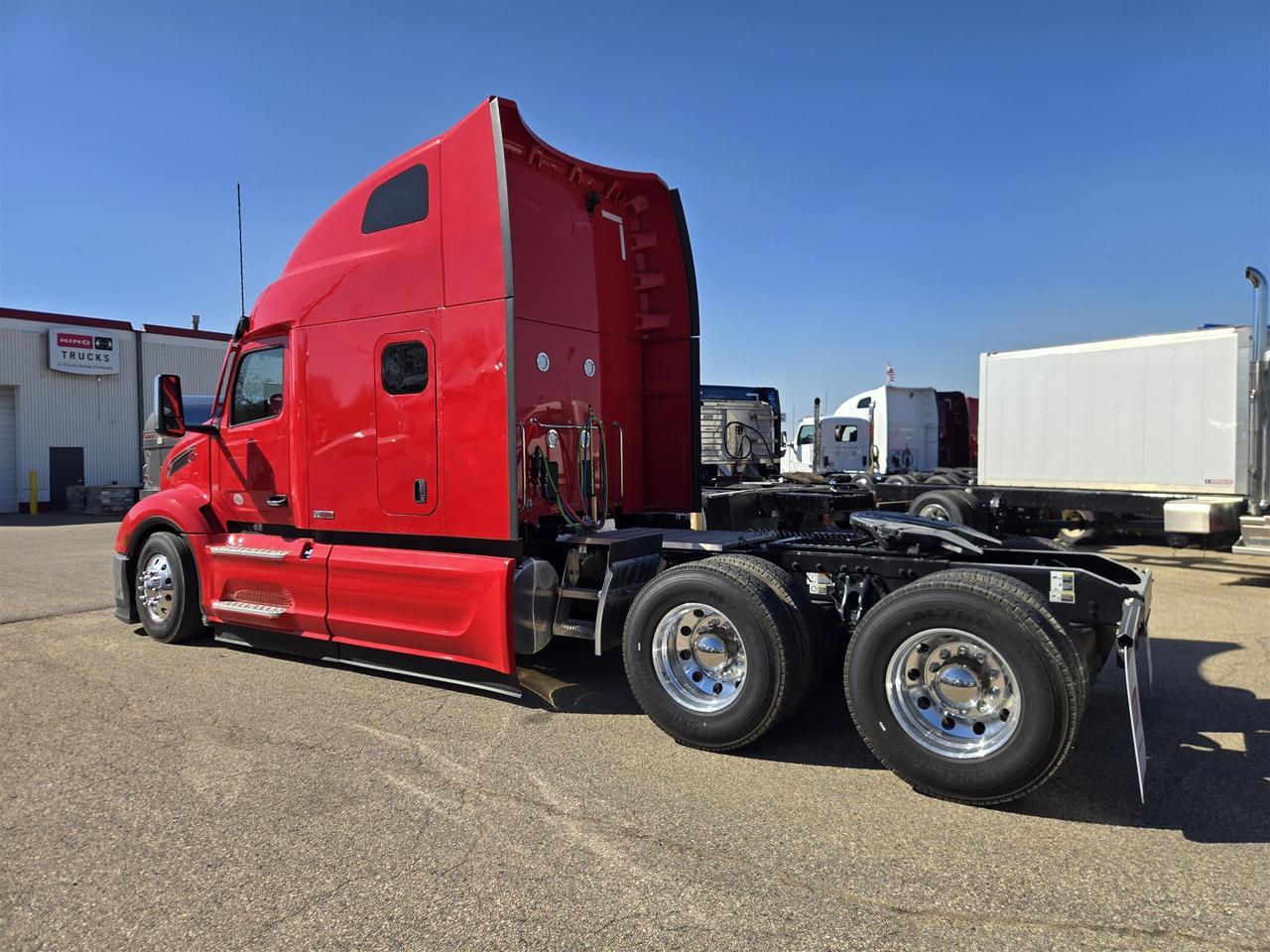 2027 Peterbilt 579 80" Double Bunk Ultraloft South St. Paul MN