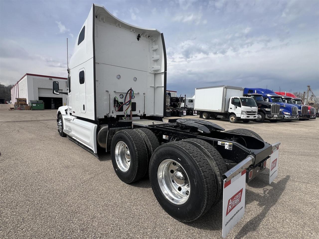 2027 Peterbilt 579 Sleeper