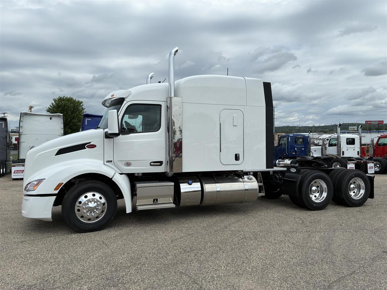 2027 Peterbilt 579 Sleeper