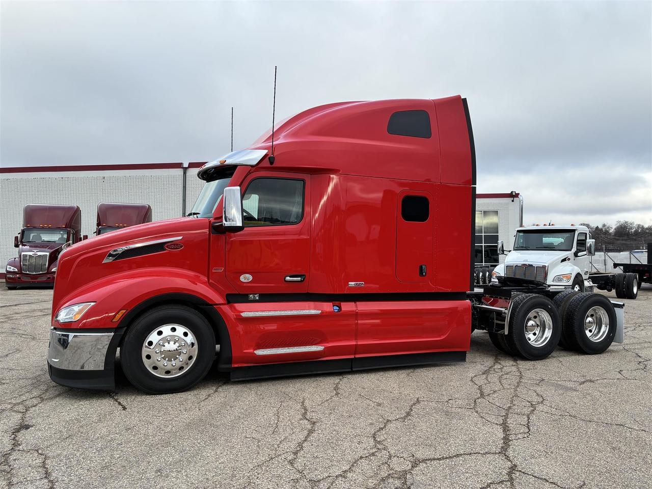 2027 Peterbilt 579 Sleeper