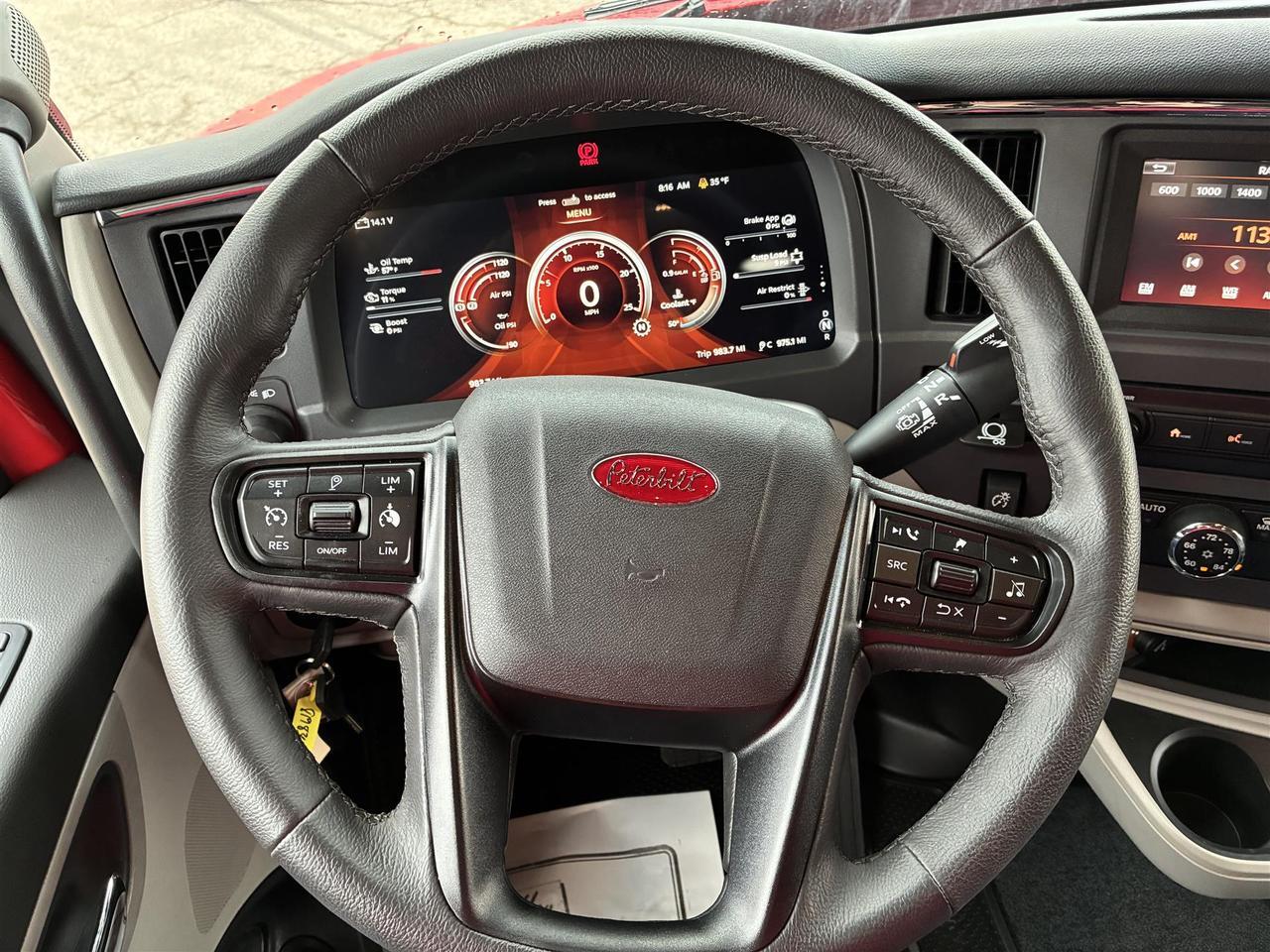 2027 Peterbilt 579 - image 10