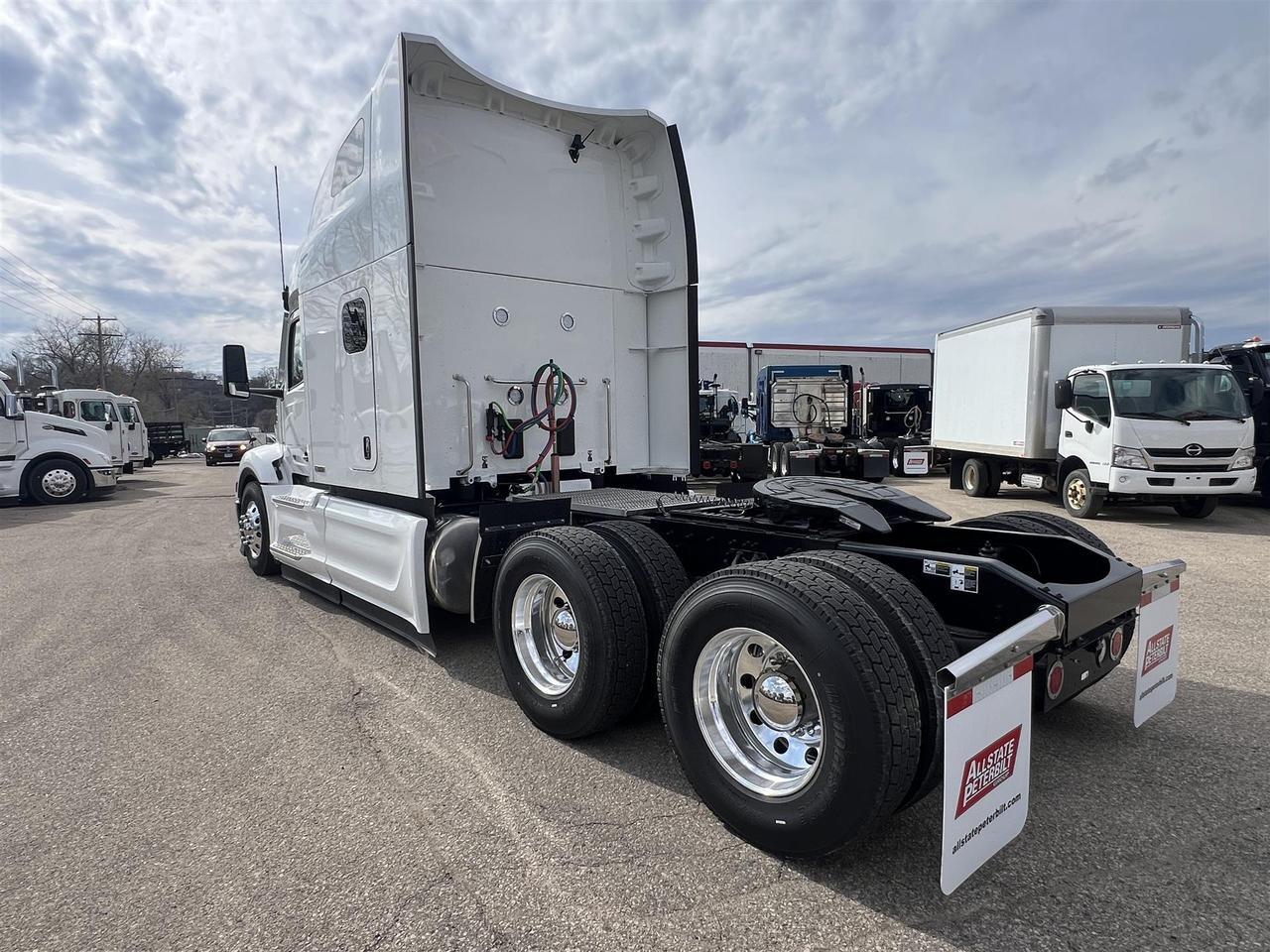 2027 Peterbilt 579 Sleeper