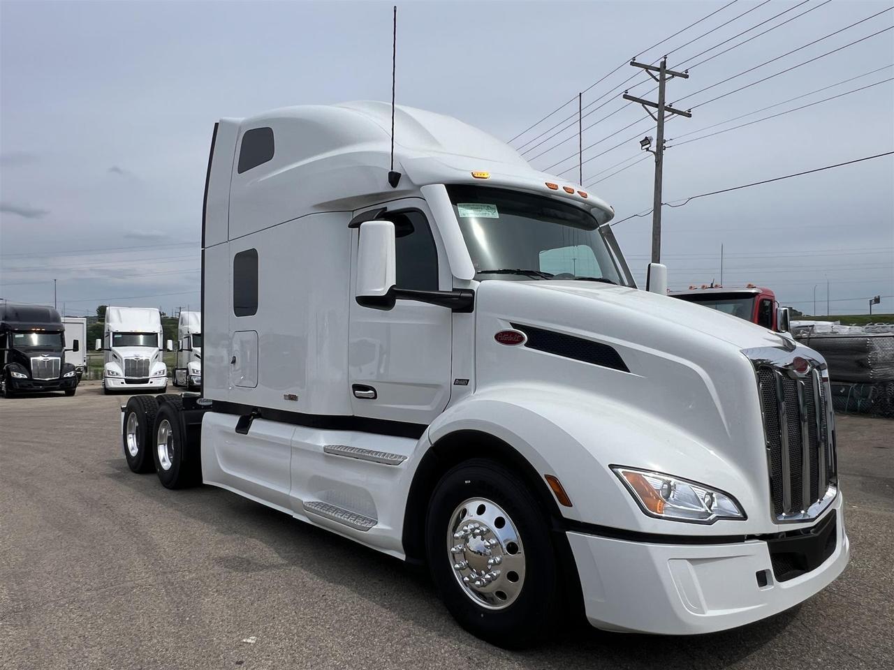 2027 Peterbilt 579 Sleeper
