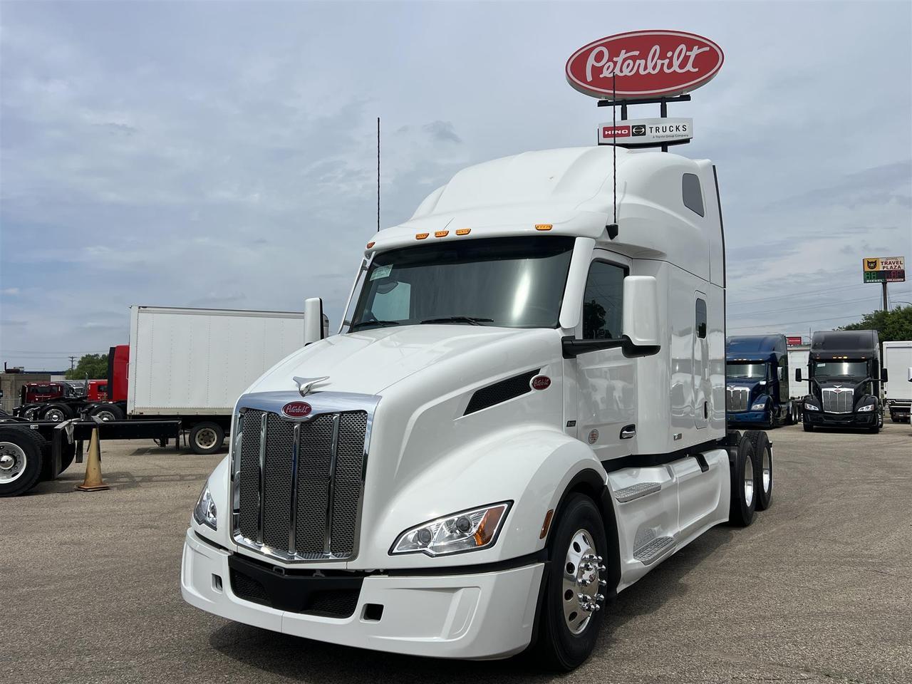 2027 Peterbilt 579 Sleeper