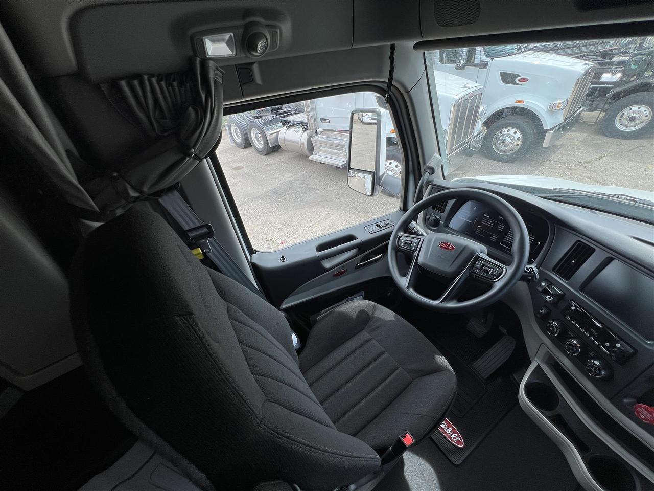 2027 Peterbilt 579 80" Double Bunk Ultraloft South St. Paul MN
