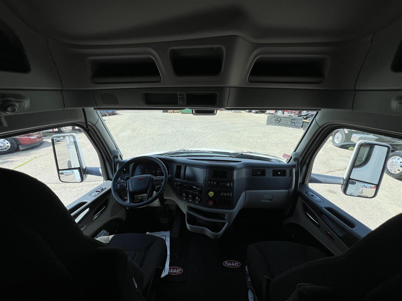 2027 Peterbilt 579 80" Double Bunk Ultraloft South St. Paul MN