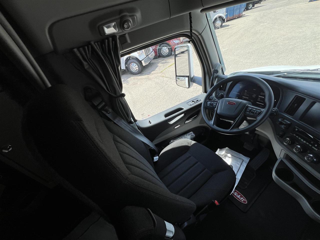2027 Peterbilt 579 80" Double Bunk Ultraloft South St. Paul MN