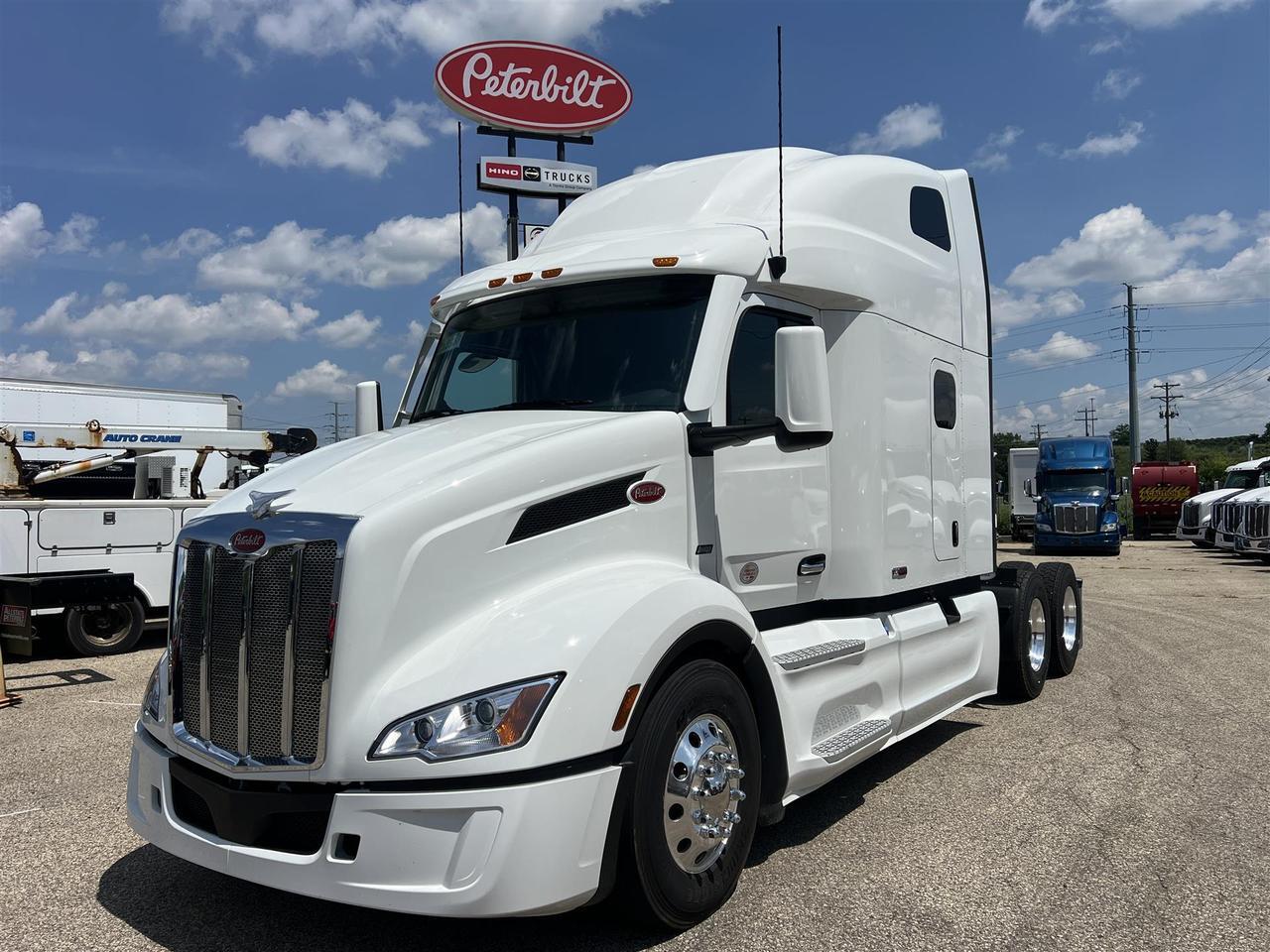 2027 Peterbilt 579 Sleeper