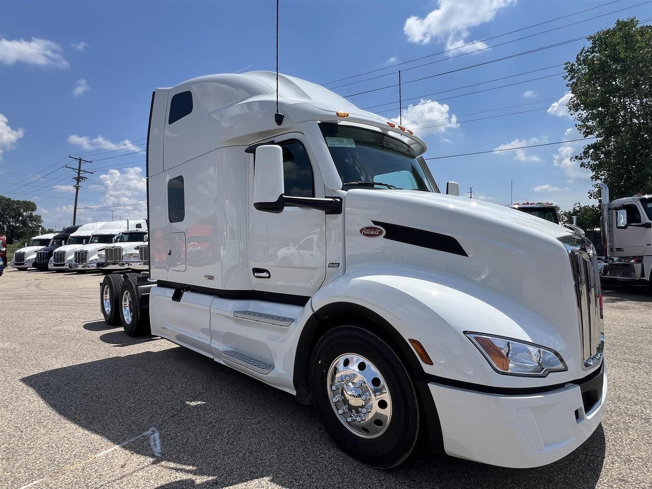 2027 Peterbilt 579 Sleeper