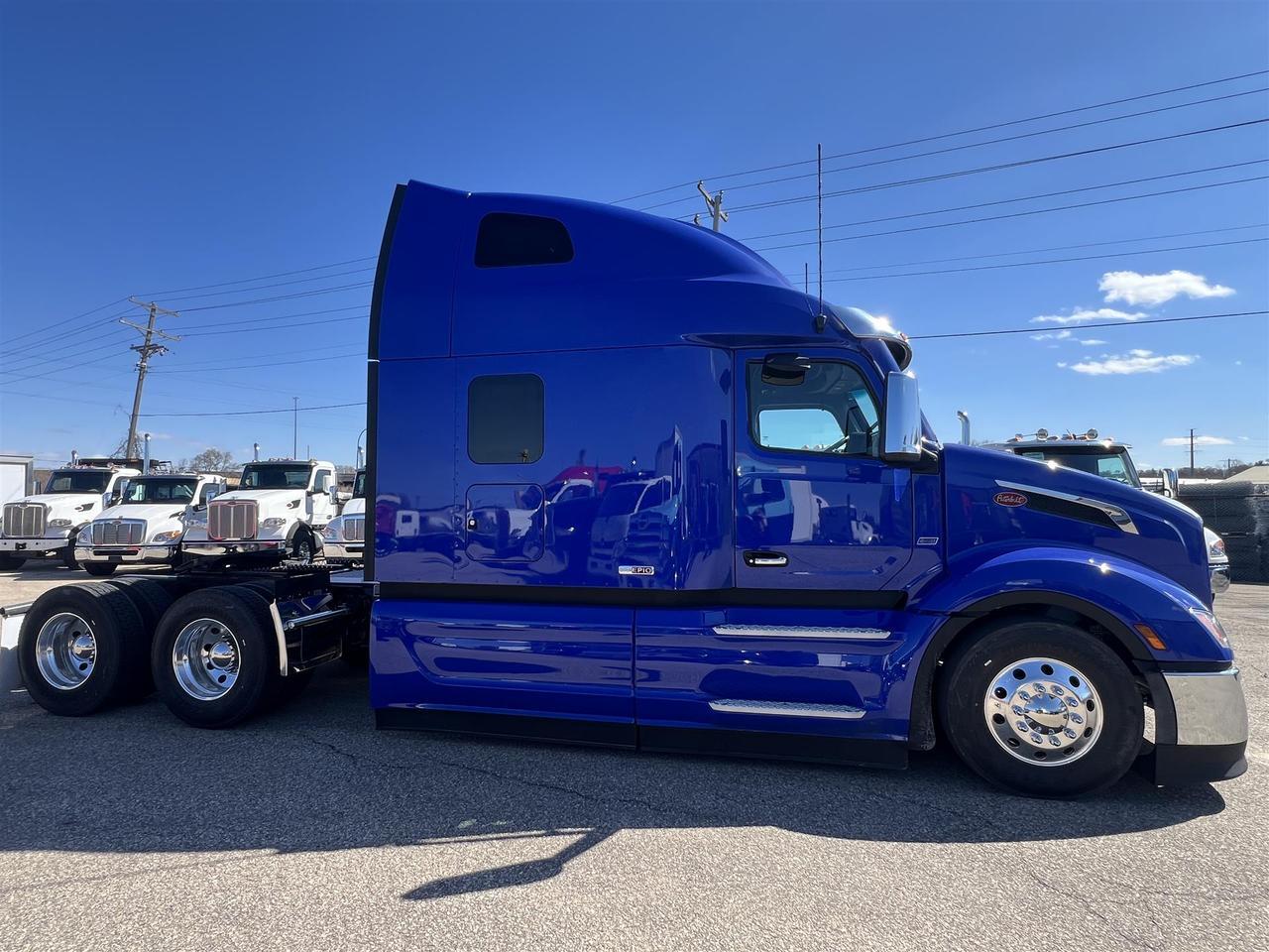 2027 Peterbilt 579 - image 3