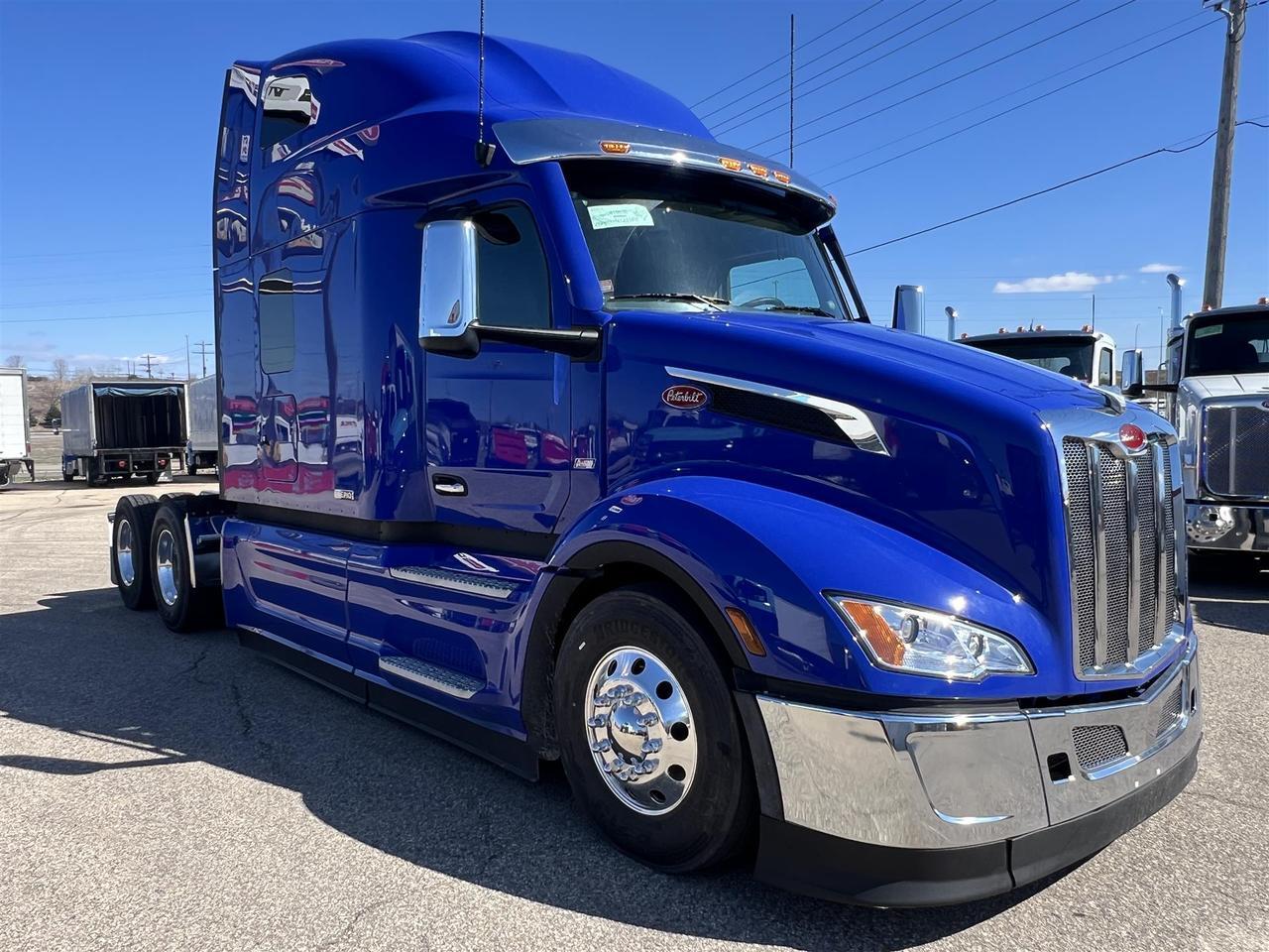 2027 Peterbilt 579 Sleeper