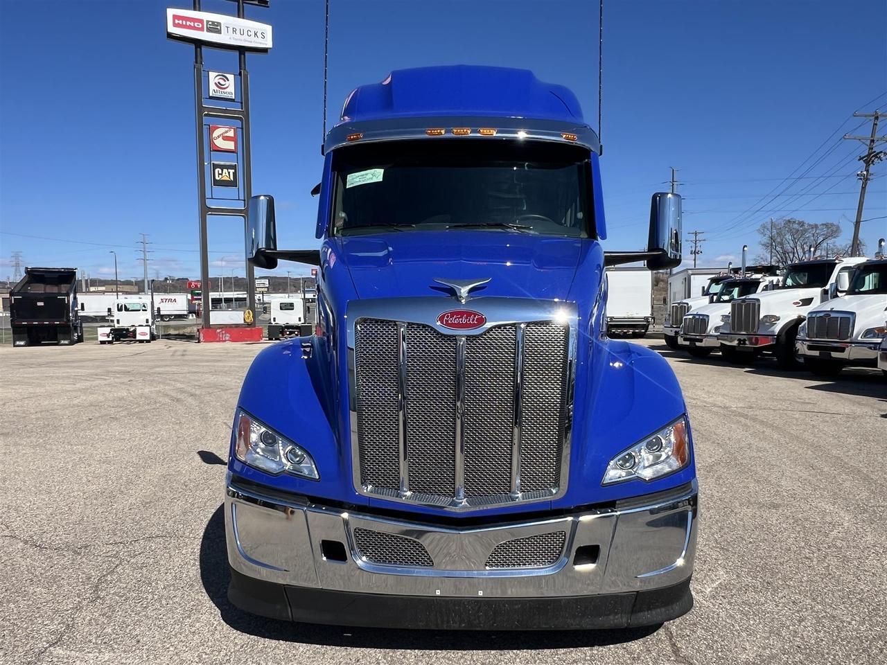 2027 Peterbilt 579 Sleeper