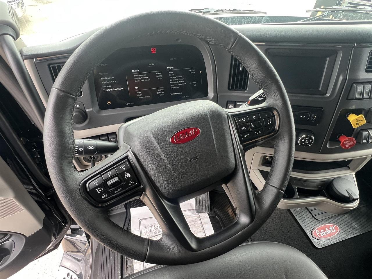 2027 Peterbilt 579 80" Double Bunk Ultraloft South St. Paul MN