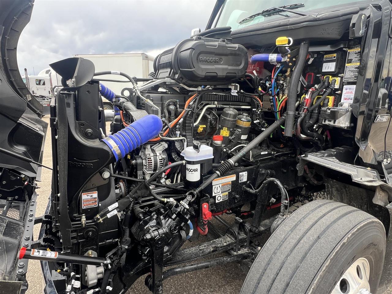 2027 Peterbilt 579 80" Double Bunk Ultraloft South St. Paul MN