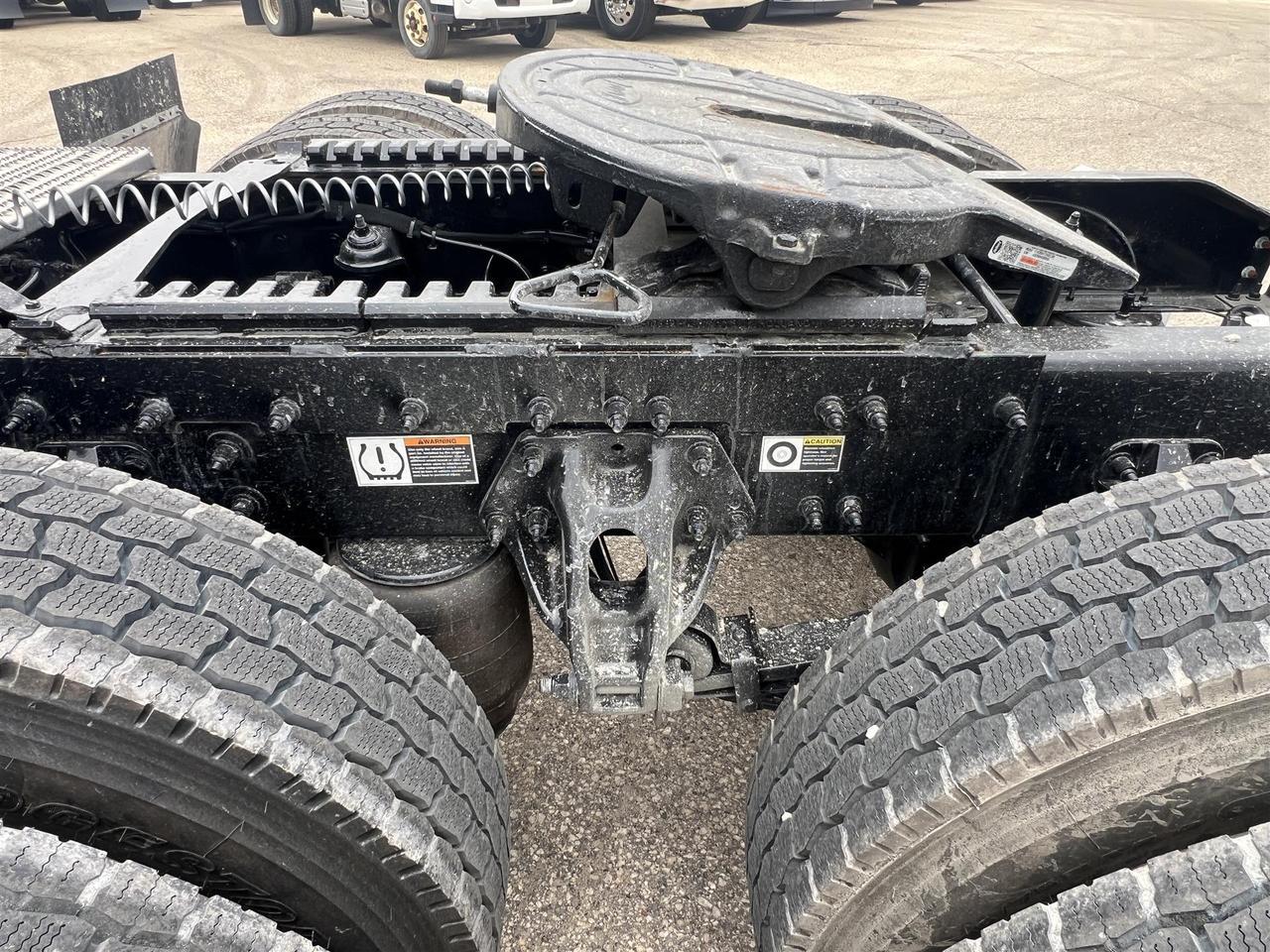 2027 Peterbilt 579 80" Double Bunk Ultraloft South St. Paul MN