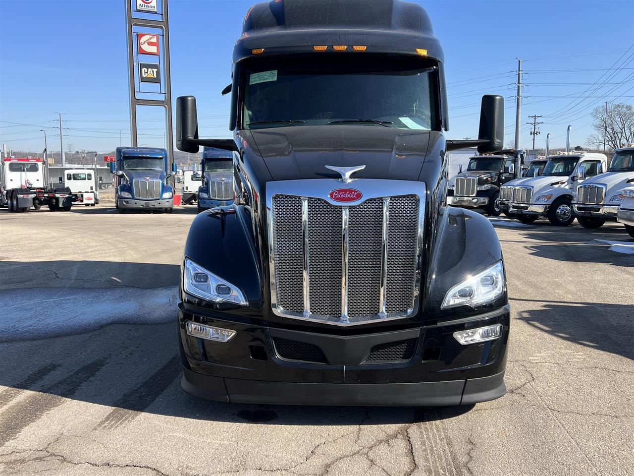 2027 Peterbilt 579