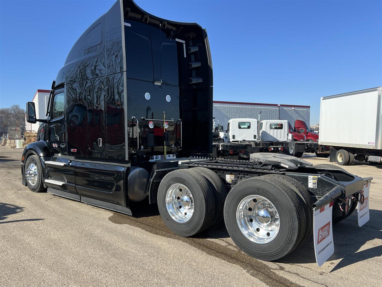 2027 Peterbilt 579 - image 5