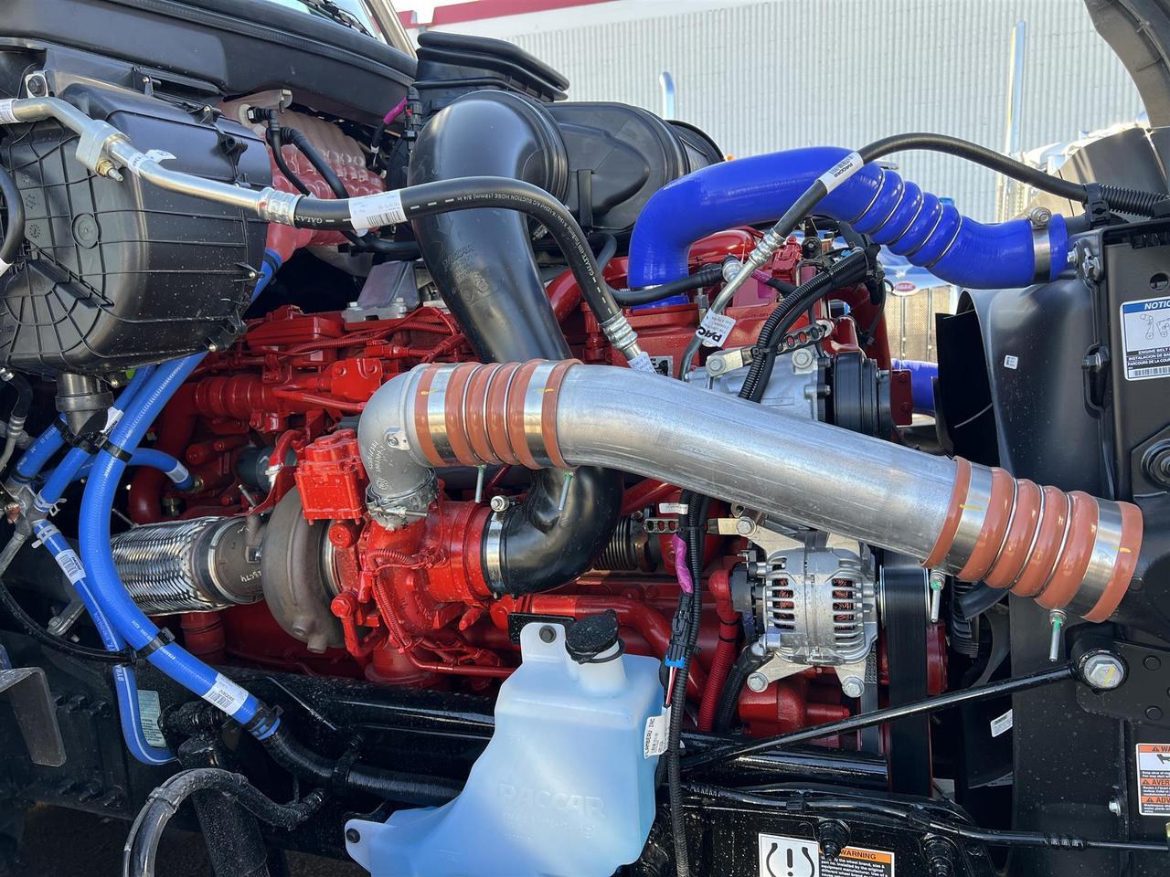 2027 Peterbilt 579 - image 9