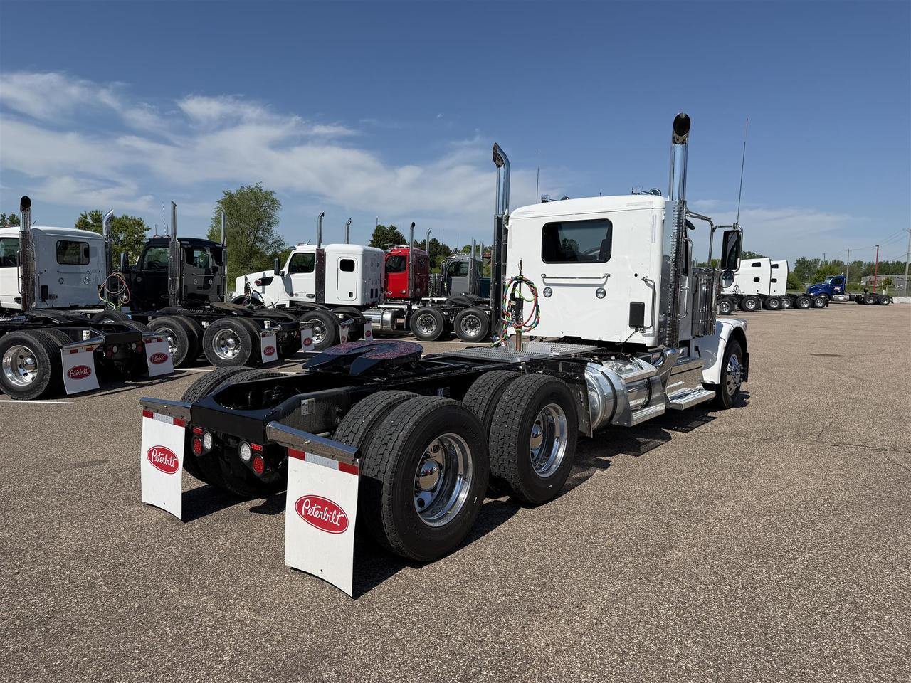 2027 Peterbilt 589 Eau Claire WI