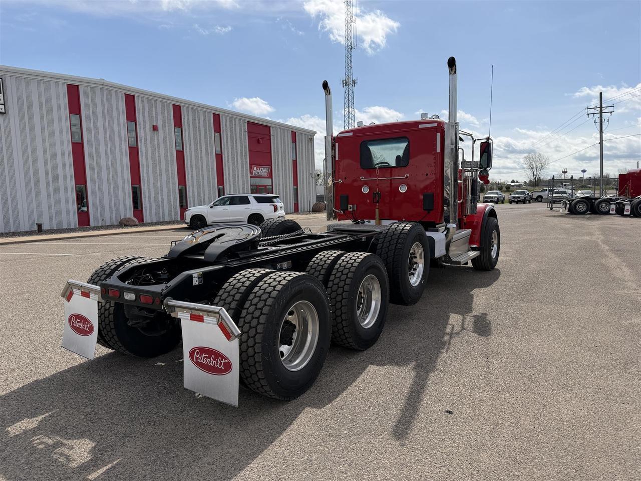 2027 Peterbilt 589 Eau Claire WI