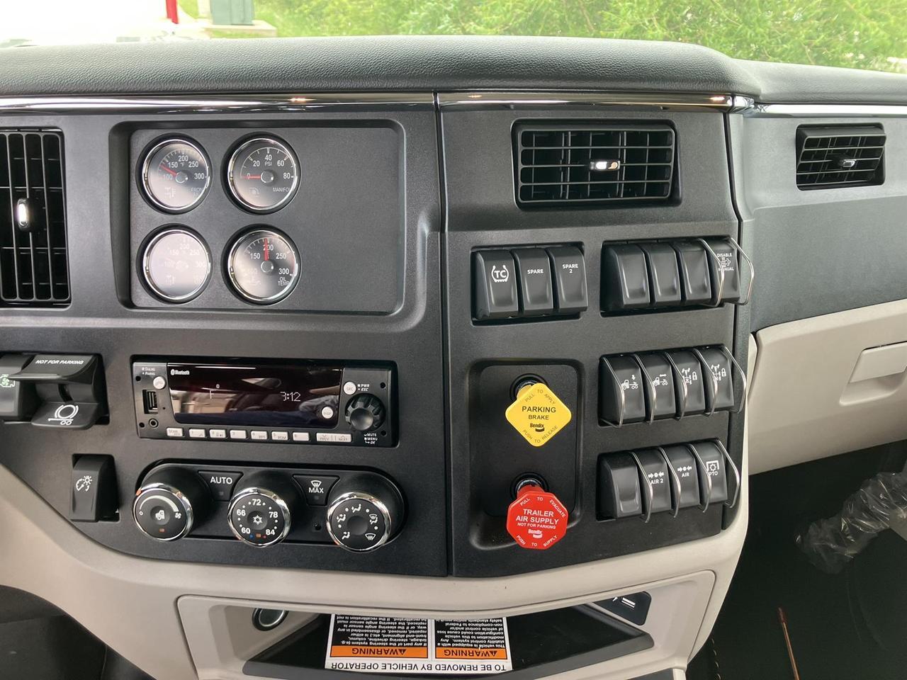 2027 Peterbilt 589 Rochester MN