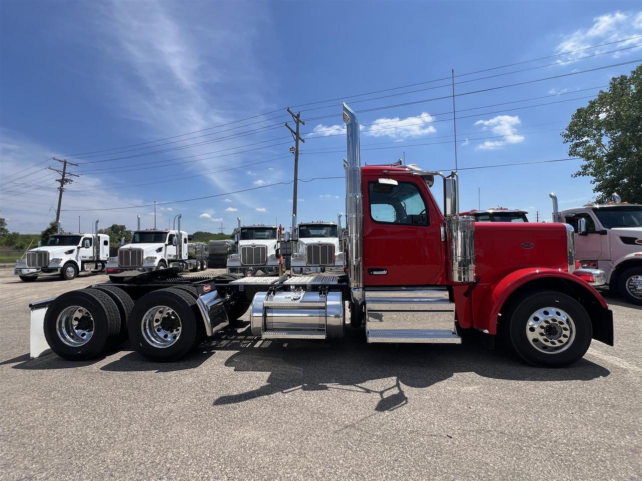 2027 Peterbilt 589 Rochester MN