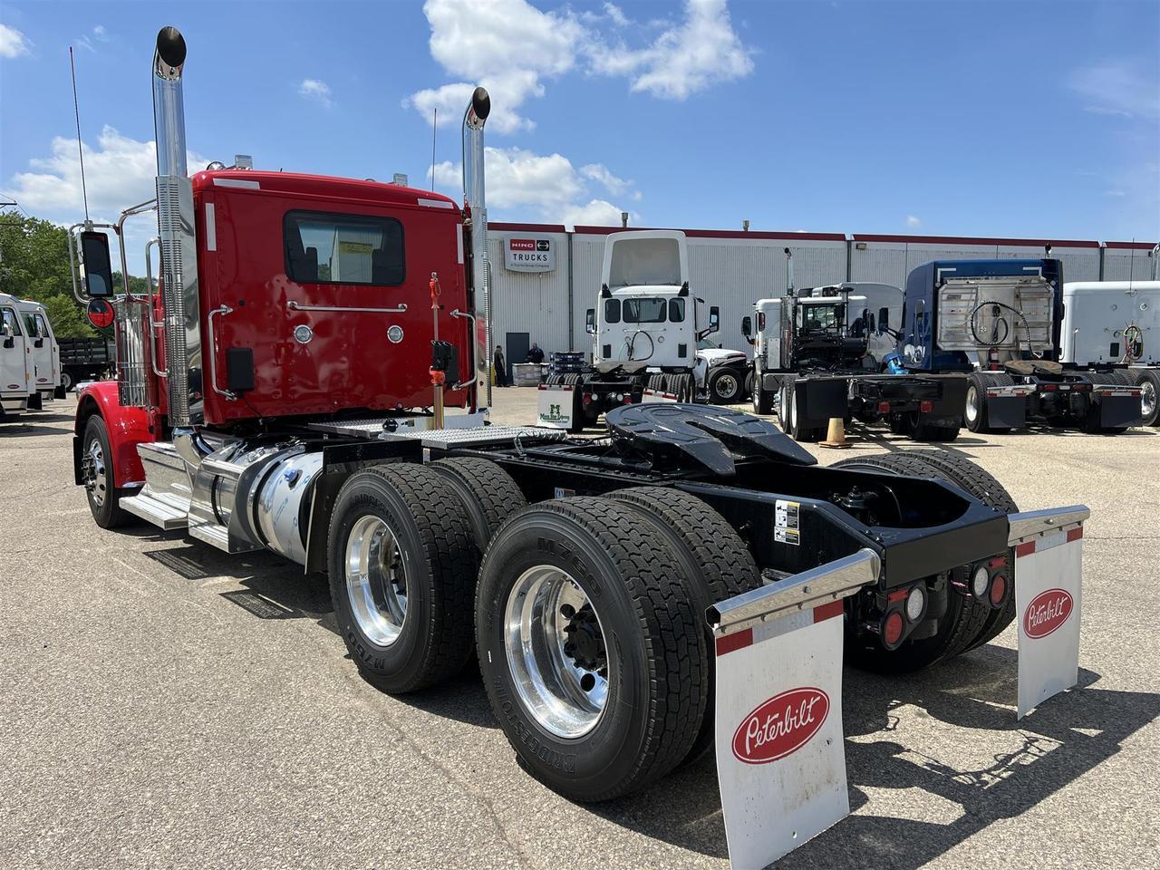 2027 Peterbilt 589 Rochester MN