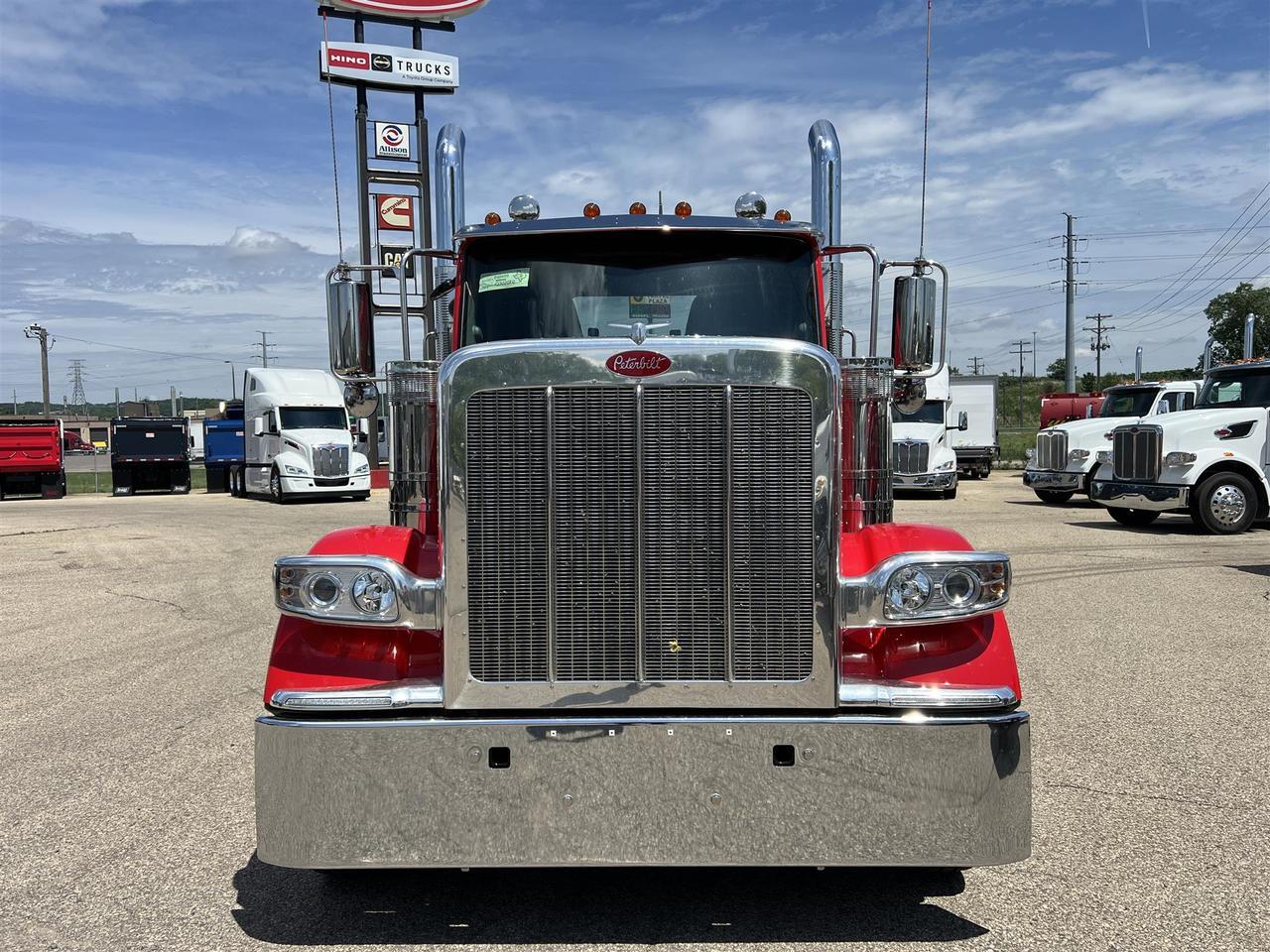 2027 Peterbilt 589 Rochester MN