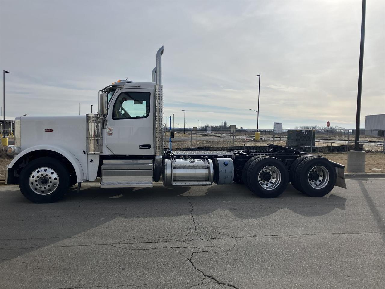 2027 Peterbilt 589 Rochester MN