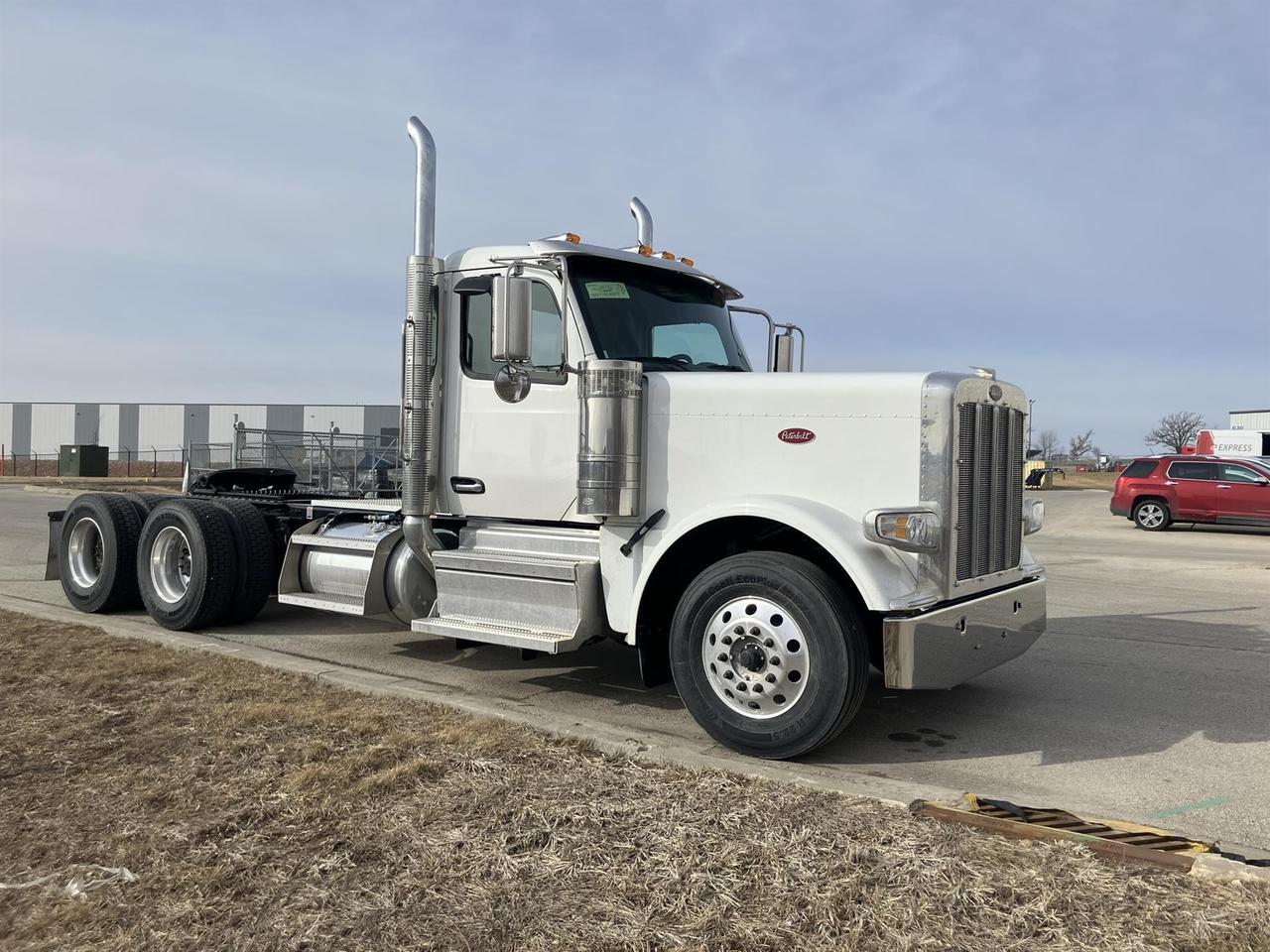 2027 Peterbilt 589 Non-Sleeper
