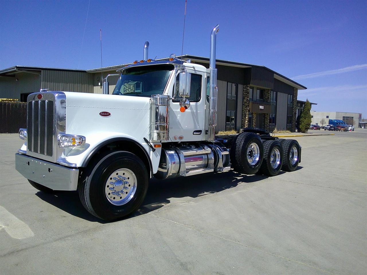 2027 Peterbilt 589 Non-Sleeper