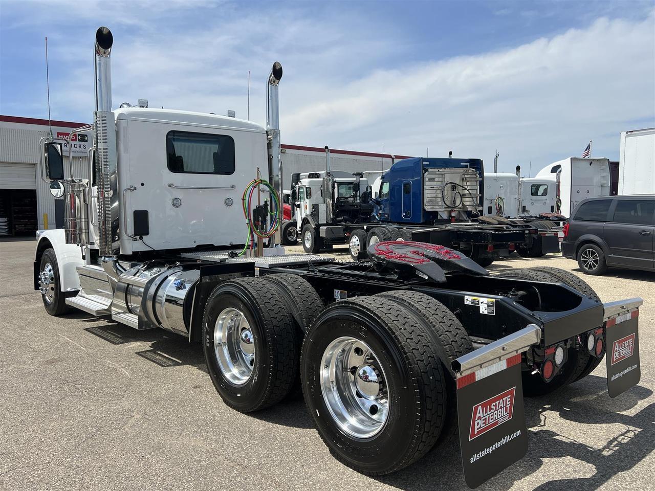 2027 Peterbilt 589 South St. Paul MN